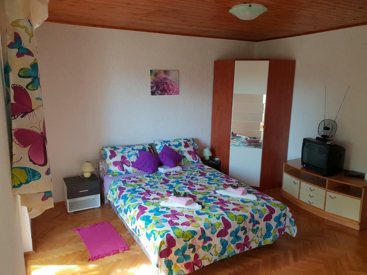 Apartman Dora Šmrika Εξωτερικό φωτογραφία